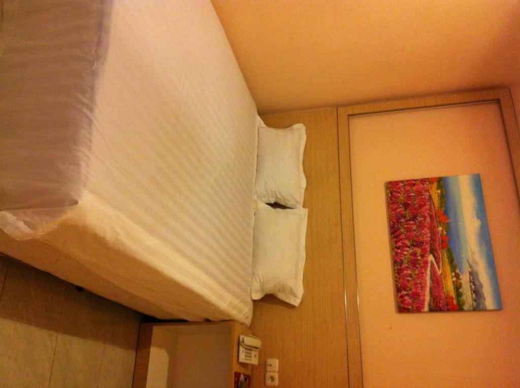 Biringkanya Hotel Paramount חדר תמונה