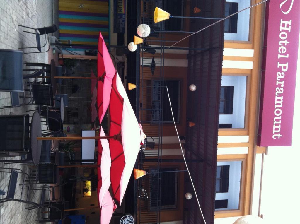Biringkanya Hotel Paramount מראה חיצוני תמונה