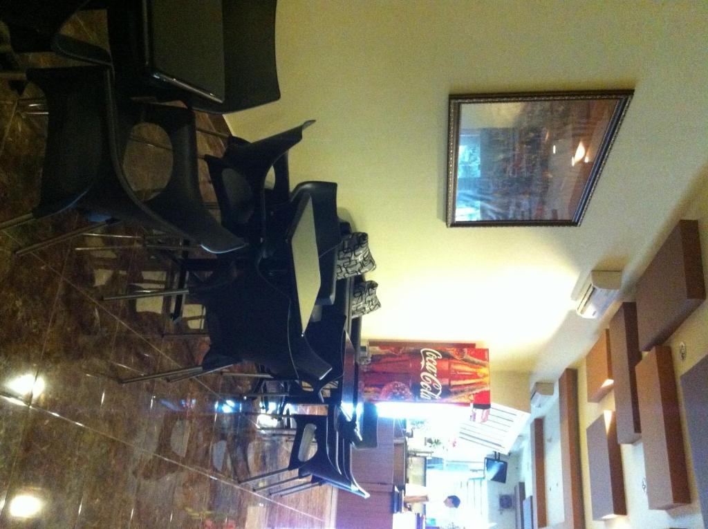 Biringkanya Hotel Paramount מראה חיצוני תמונה