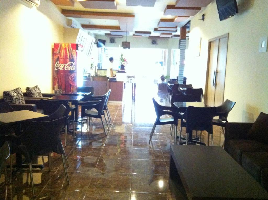 Biringkanya Hotel Paramount מראה חיצוני תמונה