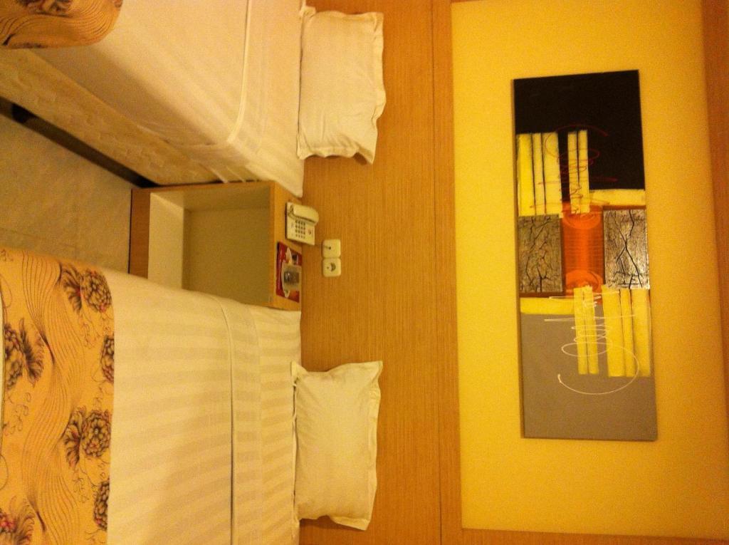 Biringkanya Hotel Paramount מראה חיצוני תמונה