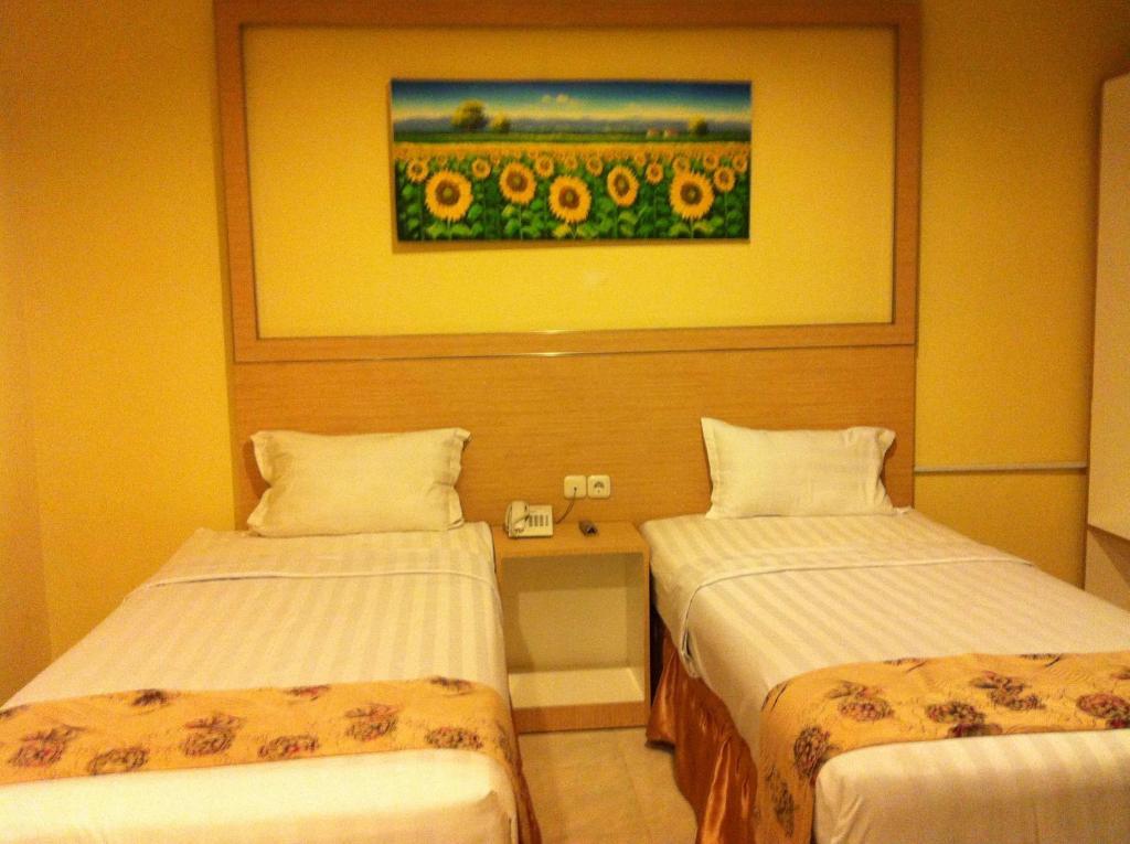 Biringkanya Hotel Paramount מראה חיצוני תמונה